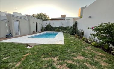 CASA 4 DORM  JARDIN ESPINOSA