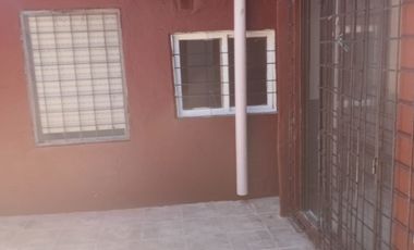 Casa PH en alquiler en Sarandi Oeste