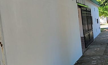 Alquila Casa 3 Amb.  C/cochera Castelar Norte