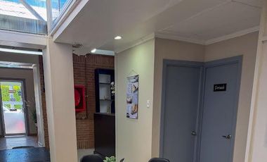 ARRIENDO CASA  COMERCIAL COMPLETA