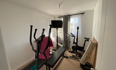 Casa en arriendo c/ estacionamiento en El Trébol