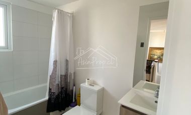 Casa en arriendo c/ estacionamiento en El Trébol