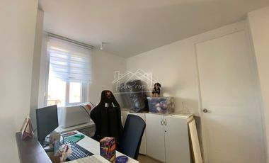 Casa en arriendo c/ estacionamiento en El Trébol