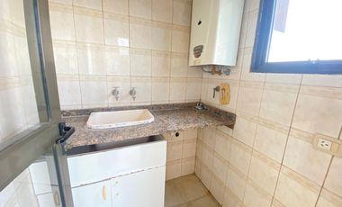 Departamento en  alquiler de 3 ambientes con cochera