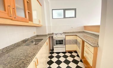 Departamento en  alquiler de 3 ambientes con cochera
