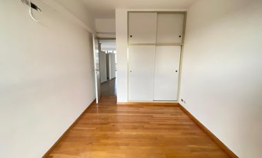 Departamento en  alquiler de 3 ambientes con cochera