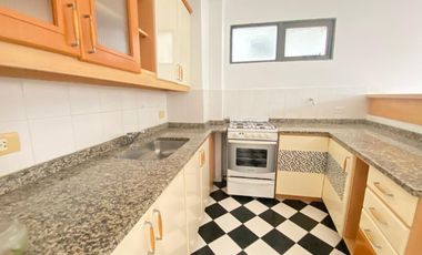 Departamento en  alquiler de 3 ambientes con cochera
