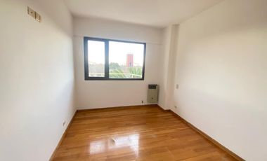 Departamento en  alquiler de 3 ambientes con cochera