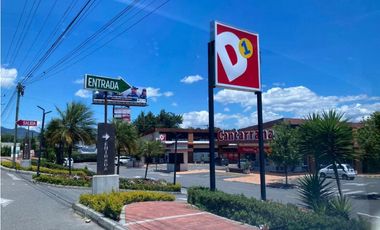 SE VENDE LOCAL COMERCIAL EN LA CEJA MALL CANTARRANA SE ENTREGA RENTAND