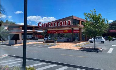SE VENDE LOCAL COMERCIAL EN LA CEJA MALL CANTARRANA SE ENTREGA RENTAND
