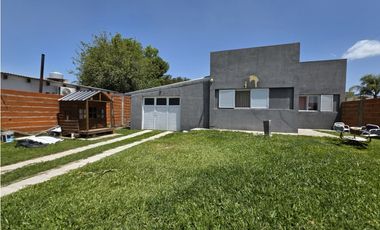 Vendo Casa con pileta en San Justo, Entre Ríos.