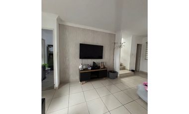 ALQUILO CASA PH AUGUSTA BRISAS DEL GOLF PASEO DEL NORTE