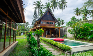 6 Bedroom Villa for sale in Pekutatan, Bali