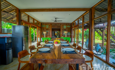 6 Bedroom Villa for sale in Pekutatan, Bali