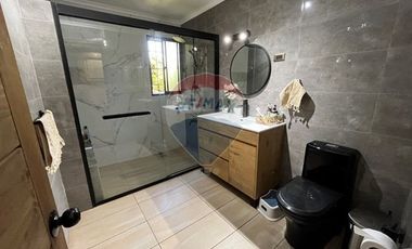 Casa Colonial + Quincho + Piscina