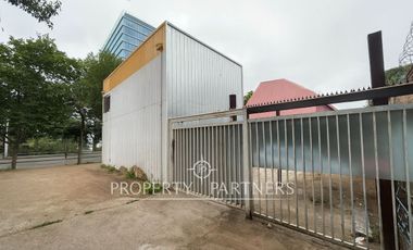 Local Comercial con Máxima Visibilidad y Gran Frente en Avenida Las Condes