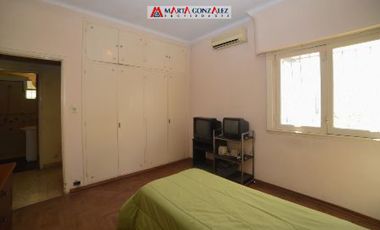 Casa  en Venta Haedo / Moron (A120 3840)