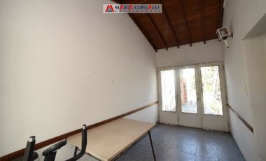 Casa  en Venta Haedo / Moron (A120 3840)