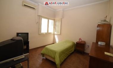 Casa  en Venta Haedo / Moron (A120 3840)