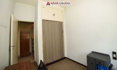 Casa  en Venta Haedo / Moron (A120 3840)