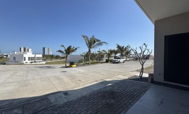 CASA DE 3 NIVELES EN VENTA EN PUNTO LOMAS