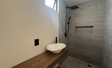 CASA DE 3 NIVELES EN VENTA EN PUNTO LOMAS