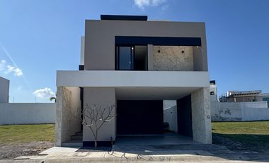 CASA DE 3 NIVELES EN VENTA EN PUNTO LOMAS