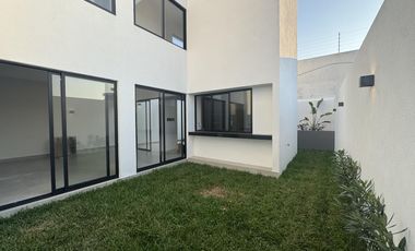 CASA DE 3 NIVELES EN VENTA EN PUNTO LOMAS