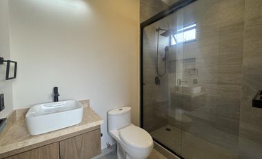 CASA DE 3 NIVELES EN VENTA EN PUNTO LOMAS