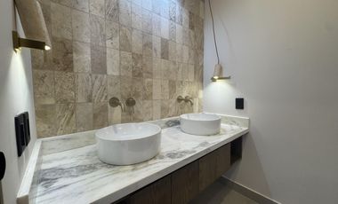 CASA DE 3 NIVELES EN VENTA EN PUNTO LOMAS