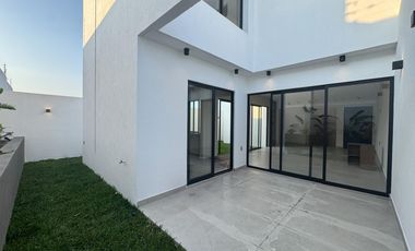 CASA DE 3 NIVELES EN VENTA EN PUNTO LOMAS