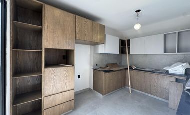 CASA DE 3 NIVELES EN VENTA EN PUNTO LOMAS