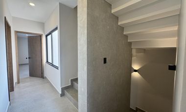 CASA DE 3 NIVELES EN VENTA EN PUNTO LOMAS