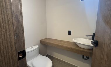CASA DE 3 NIVELES EN VENTA EN PUNTO LOMAS