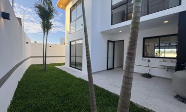 CASA CON RECAMARA EN PB EN VENTA EN LOMAS DEL DORADO