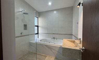 CASA CON RECAMARA EN PB EN VENTA EN LOMAS DEL DORADO