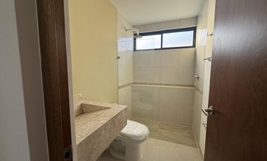 CASA CON RECAMARA EN PB EN VENTA EN LOMAS DEL DORADO