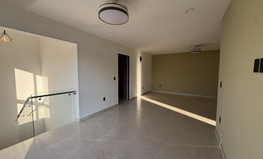 CASA CON RECAMARA EN PB EN VENTA EN LOMAS DEL DORADO