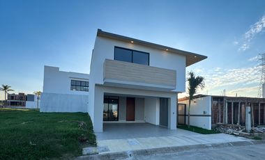 CASA CON RECAMARA EN PB EN VENTA EN LOMAS DEL DORADO