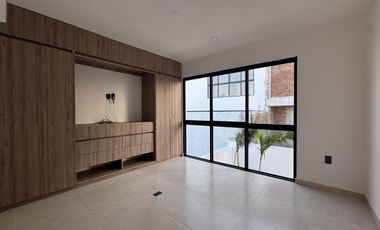 CASA CON RECAMARA EN PB EN VENTA EN LOMAS DEL DORADO