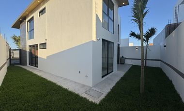 CASA CON RECAMARA EN PB EN VENTA EN LOMAS DEL DORADO