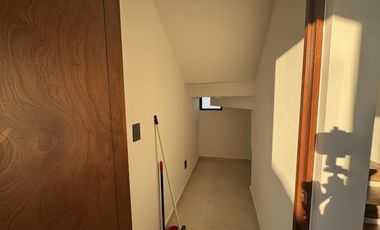 CASA CON RECAMARA EN PB EN VENTA EN LOMAS DEL DORADO