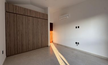 CASA CON RECAMARA EN PB EN VENTA EN LOMAS DEL DORADO