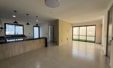 CASA CON RECAMARA EN PB EN VENTA EN LOMAS DEL DORADO
