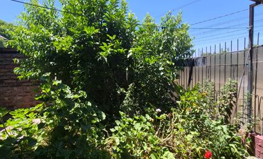 VENDE CASA LA CISTERNA 2D Y 1B, AMPLIO TERRENO, LA CISTERNA