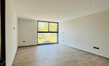 RESIDENCIA EN VENTA CON EXCELENTES ESPACIOS, FRENTE A ÁREA VERDE EN PARQUE SOFIA
