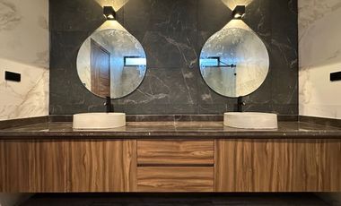 RESIDENCIA EN VENTA CON EXCELENTES ESPACIOS, FRENTE A ÁREA VERDE EN PARQUE SOFIA