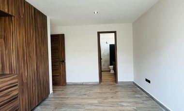 RESIDENCIA EN VENTA CON EXCELENTES ESPACIOS, FRENTE A ÁREA VERDE EN PARQUE SOFIA