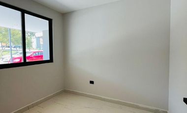 RESIDENCIA EN VENTA CON EXCELENTES ESPACIOS, FRENTE A ÁREA VERDE EN PARQUE SOFIA