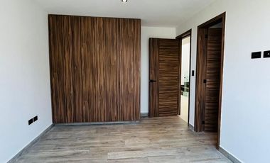 RESIDENCIA EN VENTA CON EXCELENTES ESPACIOS, FRENTE A ÁREA VERDE EN PARQUE SOFIA